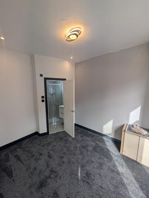 4 bedroom terraced house to rent - Photo 1