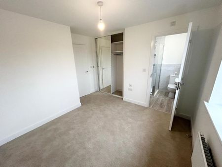 3 bedroom semi-detached house to rent - Photo 5