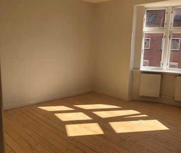 Indbydende lejlighed med lys og charme i Aalborg - Photo 3