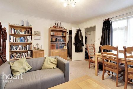 3 bedroom terraced house to rent - Photo 3