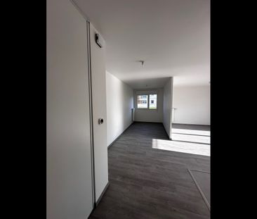 Location Appartement 2 pièces 58 m² Louviers - Photo 2