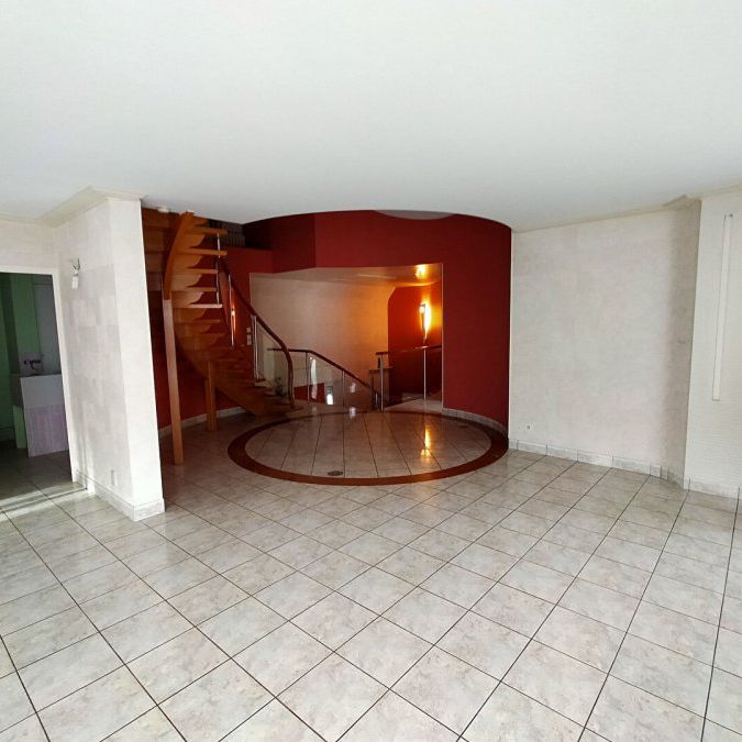 Appartement 7 pièces à Villaines-la-Juhel - Photo 1