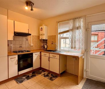 2 bedroom flat to rent - Photo 5