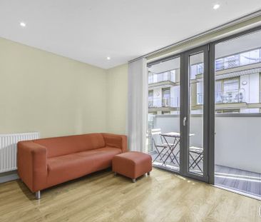 Waterside Way London N17 - Photo 1