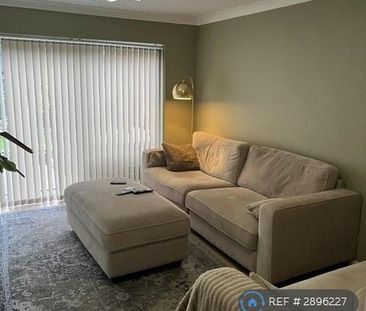 4 bedroom semi-detached house to rent - Photo 1