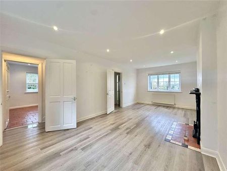 Woodhall Lane, Shenley, Radlett, Hertfordshire, WD7 - Photo 2