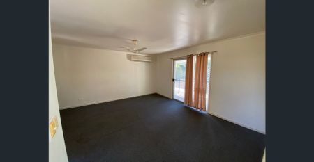 PRIVATE, LIGHT AND SPACIOUS 3 BEDROOM HOME WITH ENTERTAINMENT AREA. - Photo 5