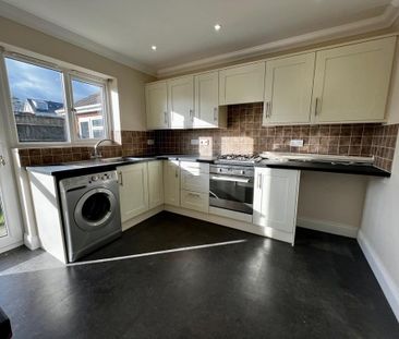 2 bedroom semi-detached bungalow to rent - Photo 3