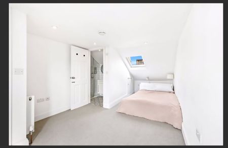 3 Bed Terraced House, Clarendon Road, BN3 - Photo 4