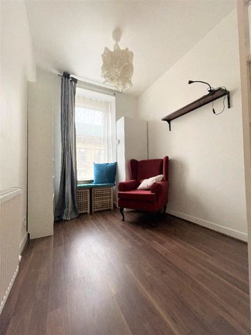 1 Bedroom Property in Paisley Road West - Photo 4