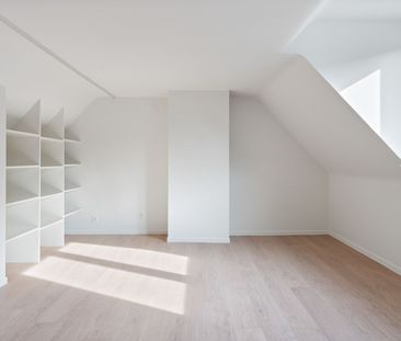 Gerenoveerde rijwoning in het centrum van Veurne - Photo 1