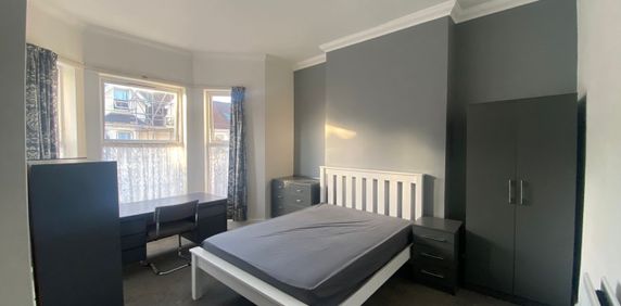 Room in a Shared House, Chester Road, CV1 - Photo 2