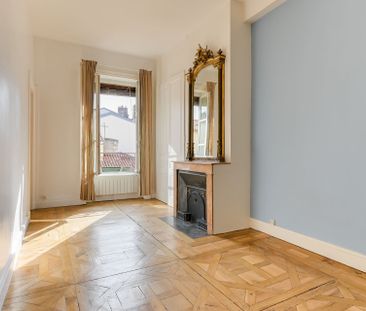 Location Appartement 4 pièces 127m² LYON 2ème - Photo 2