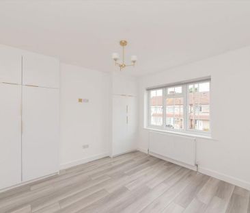 4 bedroom semi-detached house to rent - Photo 1