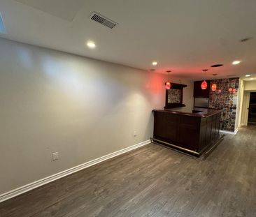 For Lease - 138 Denise Circle, Newmarket, Ontario - Photo 6