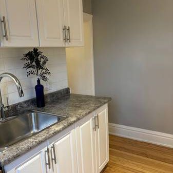 New kitchen, flooring 2 beds on 2 floors of period home Christie Pits - Photo 1