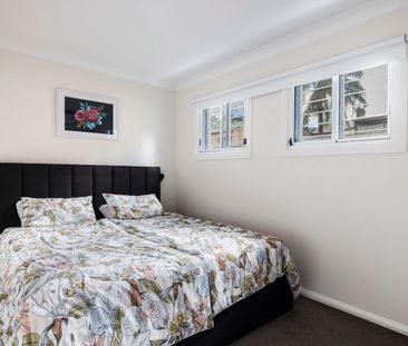 Unfurnished, pets considered - Photo 4