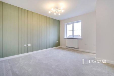 4 bedroom detached house to rent - Photo 3