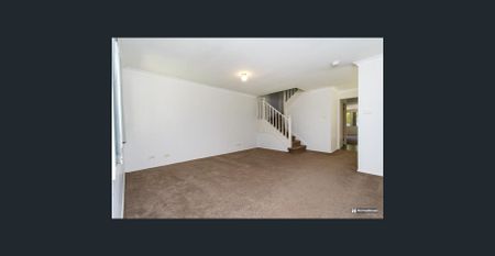 Large four bedroom home - Photo 4