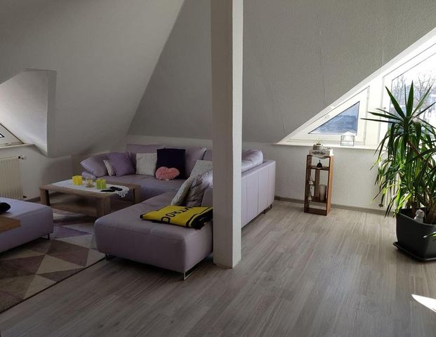 Dachgeschosswohnung ca. 85qm -Zimmer, Küche,Bad - Foto 1