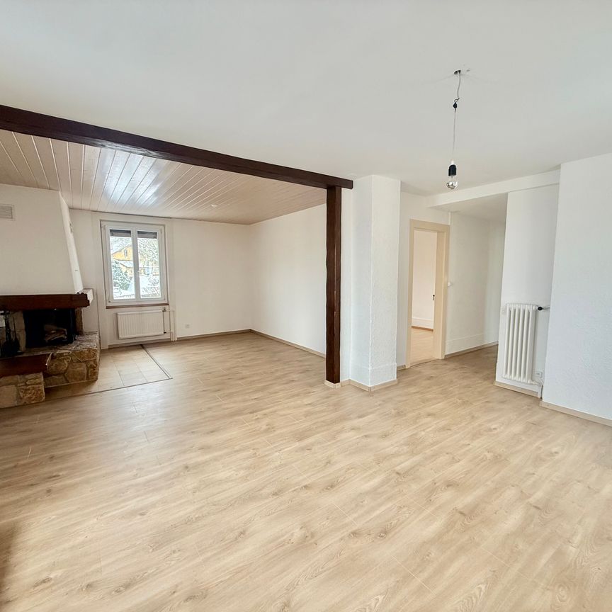 Charmant 3.5 pièces lumineux avec grande terrasse à Tramelan - Foto 1