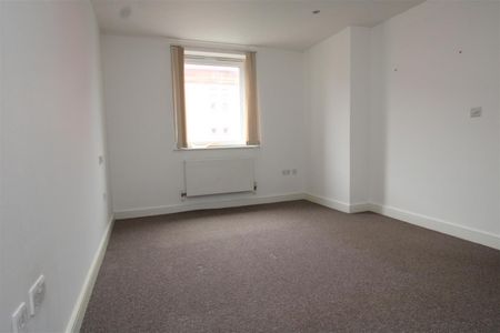 Cubitt Way, Woodston, Peterborough - Photo 5