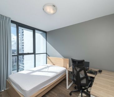 Urban living at its best - Photo 4