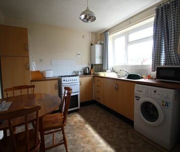 3 bed house to rent in Ariel Close, Colchester - Photo 2