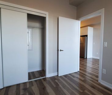 Luxurious 1 Bed Condo - Photo 2