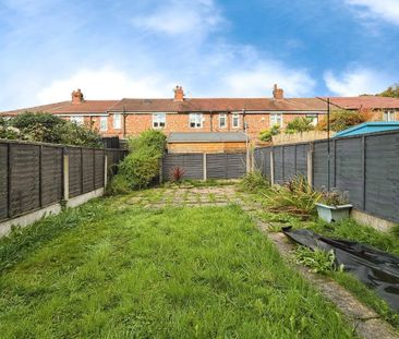 3 bedroom terraced house to rent - Photo 4