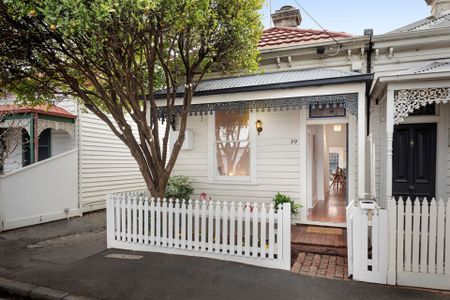 39 Carter Street, - Photo 3