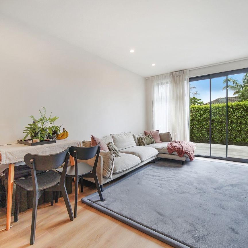 Near new town house in Birkdale - Photo 1