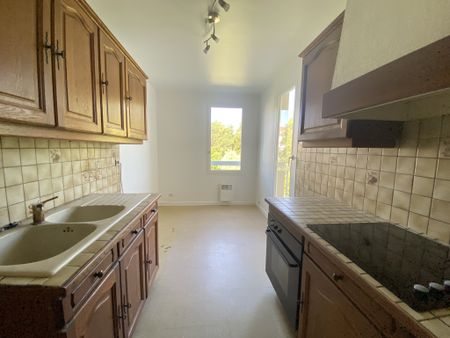 Location Appartement 4 pièces 79m² VILLEBON SUR YVETTE 91140 - Photo 3