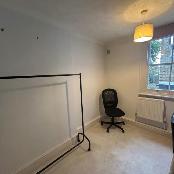 Grange Road, Guildford, Surrey, GU2 - Photo 1