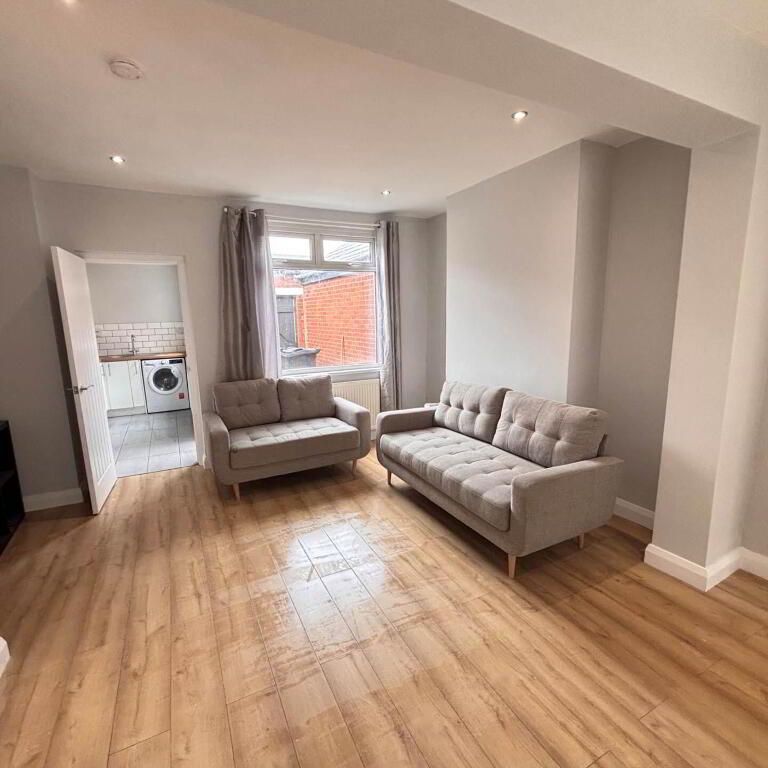 23 Kitchener Street, Belfast, BT12 6LE - Photo 1