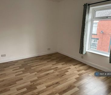 2 bedroom end of terrace house to rent - Photo 4