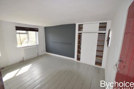 3 bedroom terraced house to rent - Photo 3