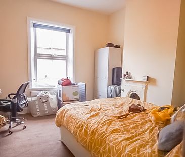 14 Agar Street - Photo 3