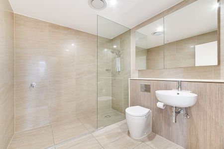 Luxury Zetland Living with City Views and Double Parking - Photo 2