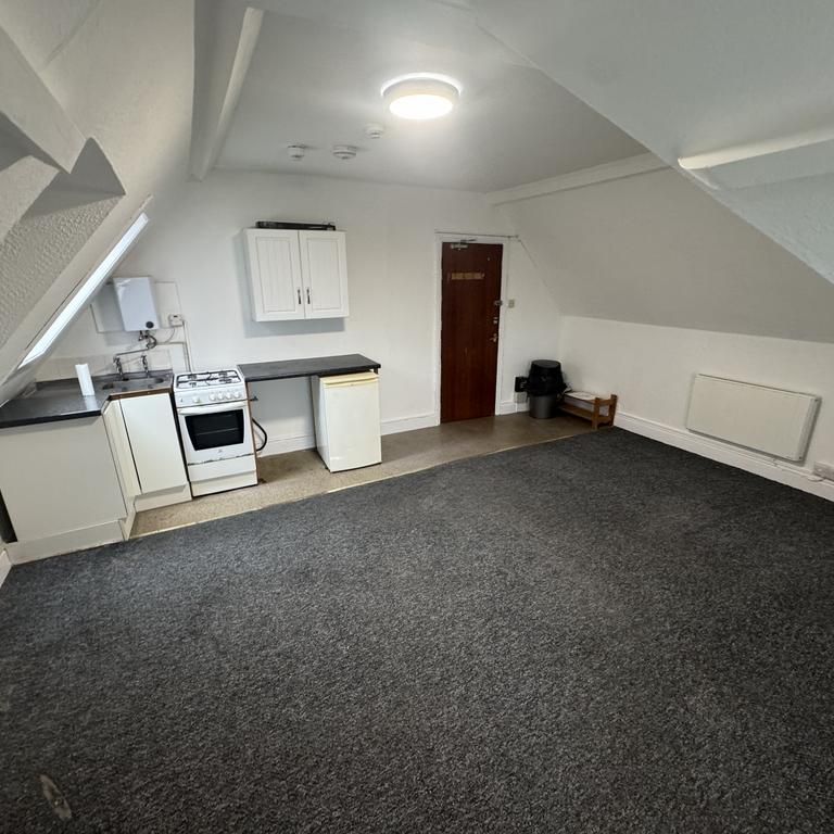 Studio to rent - Photo 2