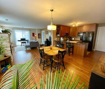 Condo 4 1/2 avec air climatisé et foyeur au gaz à louer à Chambly - Photo 2