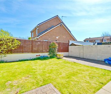 1 bedroom in a house share to rent - Photo 4