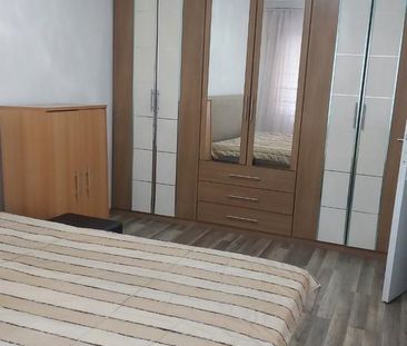 vermiete befristet für 3 Jahre möblierte 3,5 Zimmer Wohnung - Photo 1