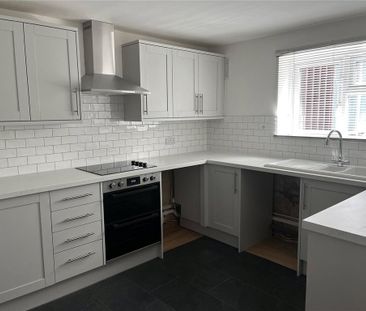 3 bedroom maisonette to rent - Photo 4