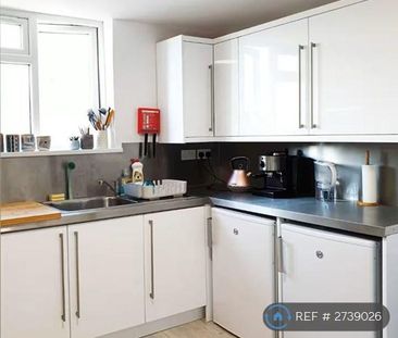 1 bedroom in a house share to rent - Photo 5