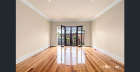 243 Arthur Street, Fairfield, Vic 3078 - Photo 2