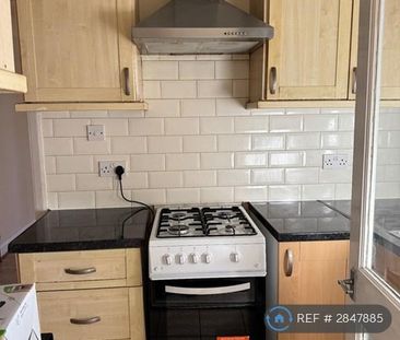 3 bedroom end of terrace house to rent - Photo 5