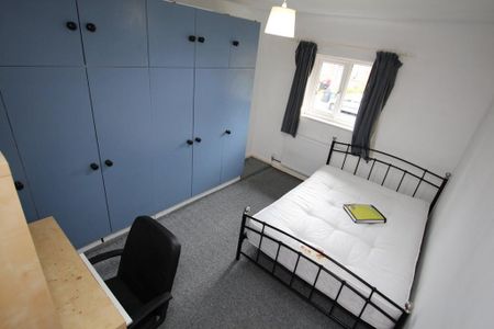 4 bedroom terraced house to rent - Photo 5