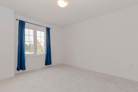 For Lease - 2 Doc Logheed Avenue, Southgate, Ontario - Photo 2