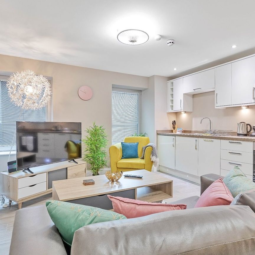 2 Bed Flat, Green Diamond, BN1 - Photo 1